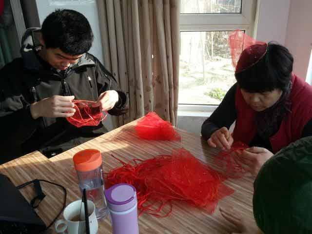 ���Ʒ���Ϊ10��ũ��ƶ�������ϰ����������ְǰ������ѵ���Գ��ʽ�������������ģ���ú������ڶ�������Э��������ͬʱ�����ֹ������������ֹ�����ʱ���������湤�������涨��Ҫ�����������������ְҵ��ʶ��