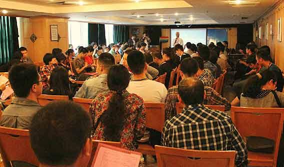 2012������ȫ��ͬ־���ѿ�̸�ᣨ�ɶ����������ǵڰ˽�ȫ��ͬ־���ѿ�̸�ᡣ