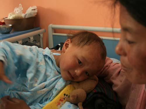 �����������˵���Źؽ�����ƽ��һ��������Ҫ��Լ�����Ԫ�����Ʒ��ã�������8������ƶ���ļ�ͥ��˵���������������֡����˵��ǣ����������˶�ͯҽԺ��Ԯ��ҽ���������������ǧ���ѷ�Ļ��Ḱ�Ϻ���ҽ�����˵��ǣ�������������ʹ�������������������֯�����������Ԯ��Ϊ����ļ���������ã����˵��ǣ����ǿ��ܻ��������㣬���۶��٣������Ǳ����˺���СС������ȥο�壬������һ�η���������������