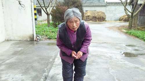 63���ʯ�������ˣ�������ɭ���Ѻü��ꡣ�ϰ�������ΰ�ȥ����Ů��Ҳ�����ಡȥ�������»�����������̱������Ů�����˵Ķ�����٪�廼�ߣ�����״��Ҳ�ܲΪ�˷���ĸ�׺�ֶŮ����ֻ�ܽ�ά�����Ƶ�С�����ص���ר���ڼ��չ����ǡ����˼�������ֻ�����������ͱ��������ƶ���������ͥ����ά�衣