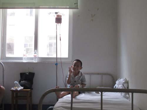 ־���⼸��������Ѿ��ø�ĸ���������ˣ�����û��ʣ��Ĵ��־�������Ԥ������8��16�գ�Ϊ������8�·ݽ��������ѣ������Ѿ���������ѣ�����˷�ȥ��Ǯ�ˣ��������Ƕ������˶࣬������Ϊֹ������ƴ�յ�10��Ԫ���ң���20���ҽ�Ʒѻ���10��Ԫ