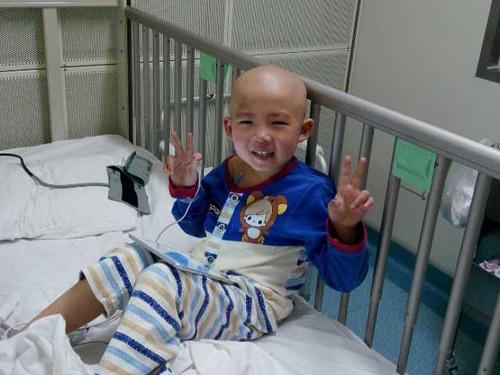 ˼����Ѫ���������ӳ���������࣬��2012��ʱ��̨��һλ��ѪԵ�Ĺ�������ȫ���,ȫ���˶����������ڳﹻ��30��Ԫ�����Ѳ���2014��10��9�����Ϸ�ҽԺ����������ֲ���������������쳣˳����ȫ���˻���ϲ�����ڰ���ͷ��! 