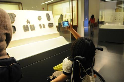 ���������ǡ� �����޺������ذ�������һ��Ϊ���ັ������ʿ��չҽ�ƾ���������ػ��������������������ȹ�������乫����֯��������2008��5�£��ɳɹǲ�ȫ֢�Ⱥ��������߷��𡣶�������������ά��������Ⱥ���ƽ��Ȩ�棬�ٽ����͹��ڶ��ں�������ʿ���˽�����أ������������ǵ����ӣ����ƶ������ں�����Ⱥ�����ᱣ��������߳�̨���������Գ��ƿ���ǧ����Ԫ���ṩҽ�ƿ�������1297�˴Ρ� 2009�ꡢ2011�ꡢ2013��ɹ��ٰ����������ȫ�����˴�ᣬ���ӵ�����ý��׷ױ�����2012-2014�꣬��������ٰ�I CAN����������Э��Ӫ��Ŀ������60��λ�����������Ϊ����&ldquo;����&rdquo;��2014��8�£���&ldquo;��Ͱ��ս&rdquo;�����й�������ȫ���ͨ����һ��ʽ��עALS�������ڵĺ�����Ⱥ�塣