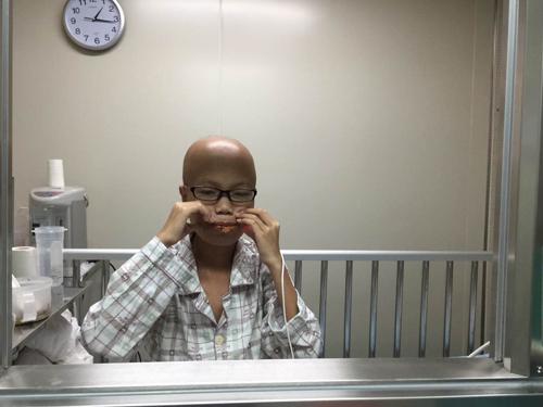 �Խ�ÿ������Ҫ��Ѫ���Σ�ÿ����Ҫ����ע��ô�ʮ��Сʱ��Ƥ������������Ϊ���ù��������������򾭳��⵽ͬѧ������������Ц������Сѧʱһ�Ȳ�����ѧУ�ϲ�������ѧǰ����ѧУʱ�����Һ�ˮ�������Ļ��������˽���������Ը���ʱ��������˵��&ldquo;Ҫ���Һ��ˣ��ҿ������ܶ�����������&rdquo;