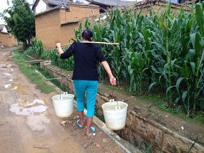 ������Ҫ��ʲô�������ǻ�Ͷ��Ͷ���빤�̶��������ó�����Ԥ�㣺1.��100�ף�360Ԫ/�ף�36000Ԫ��2.��Ȧ��100��*50Ԫ/�ף�5000Ԫ��3.������ˮ��9000Ԫ��4.ˮ��2500Ԫ/100�ף�5.���׵��+����1500Ԫ��6.ˮ����Χ·��Ӳ��5000Ԫ������59000Ԫ��