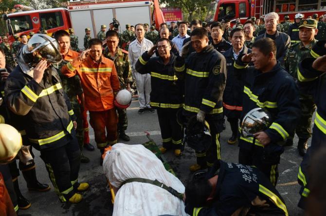 ÿ��,�ҹ��н�30������Ա������Ԯ������,��300������Ա���������²С�2013�����20��������Ա������һ�ߡ���������ʾ��2012�꣬ȫ�����ӱ�����15.2����ͬ������21.3����2008����2012���5��䣬�ҹ��ھȻ�һ��������������Ա����140�ˣ�ƽ������ֻ��24�ꡣ