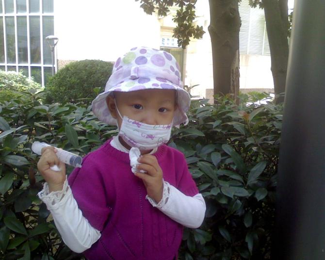 对于这硕大的针管，婷婷已经不再陌生