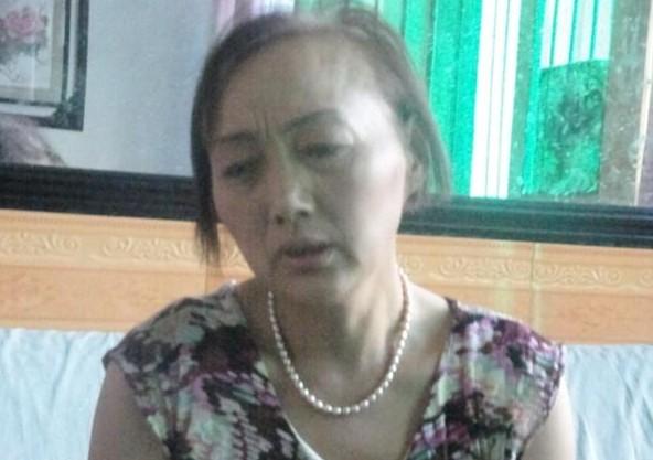 化疗开始让妈妈的头发大把脱落