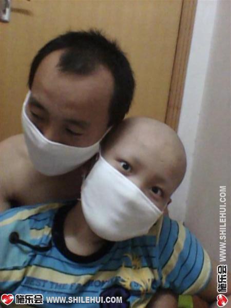 父亲与儿子的合照