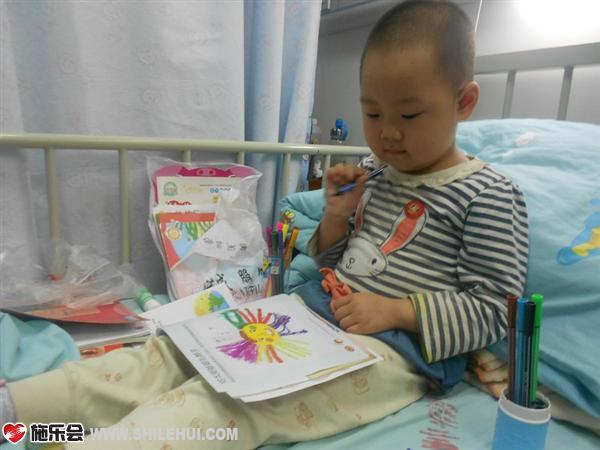虽然我在医院里,但是我也可以继续画画
