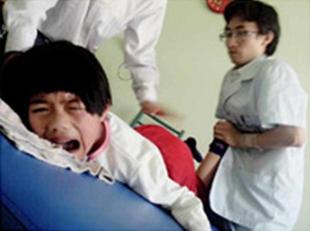 孩子们康复的时候,大多是在坚持与痛苦中度过。