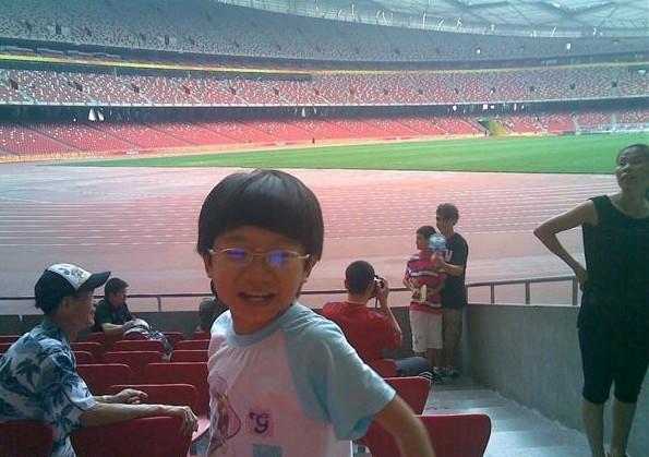 媛媛来京的第二年,移植前夕,这个孩子笑的多灿烂啊,希望这种天真的笑容永远保持下去