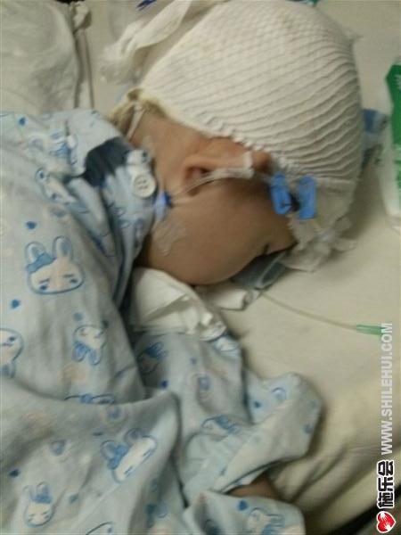 索问被医院检查出患有髓母细胞瘤,头部手术后在病床上