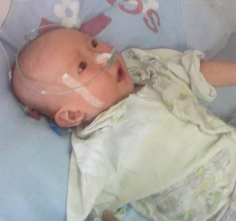 俊楠很渴望病痛能尽快远离他,做个健康的宝宝