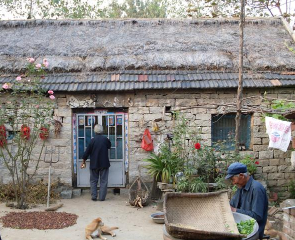 也许这样的场景你多在电视里看到,但这就是我的老父母生活的地方。