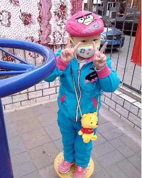 我是何欣妍,这是我来到北京,我渴望生命出现奇迹,我希望更多的好心人关注我,帮助我,帮我渡过难关