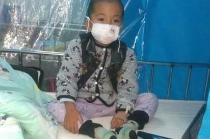 孩子无助的眼神让我很无奈。拿什么拯救你我的儿子!!!