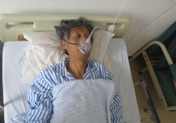 李天明由于患病,看起来沧桑了很多