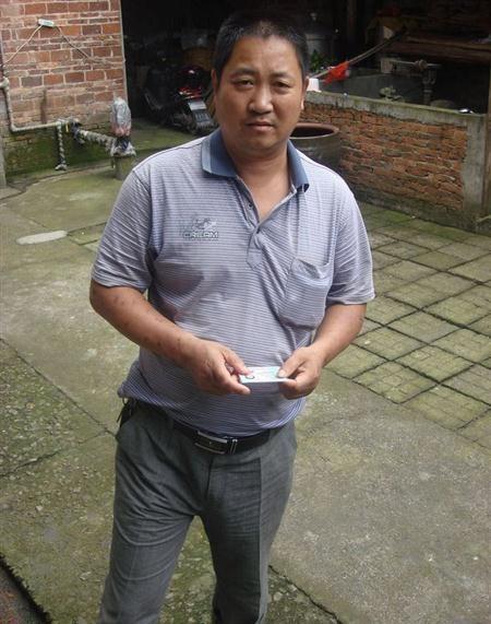 潘泽标面对现在的生活愁眉不展