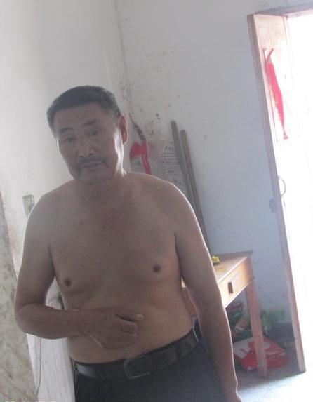 受助人叶德贤不幸患上白血病,人都没什么精神