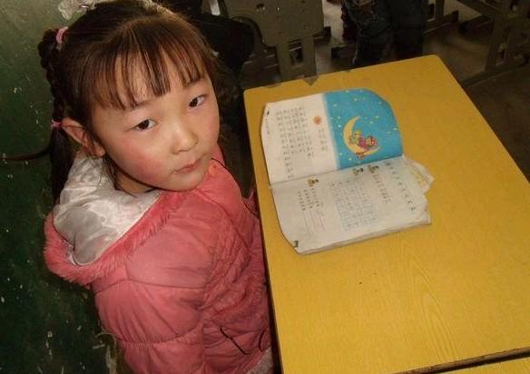 吴琼上课非常认真