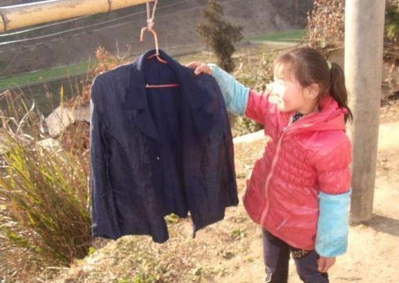 吴琼很懂事,放学回家都会做些自己力所能及的事