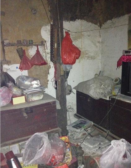 陈树铭家的墙都已经脱落