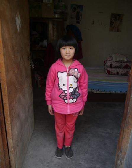 余晶聪明可爱,现在读小学三年级,成绩优异,被评为学校“星级少年"