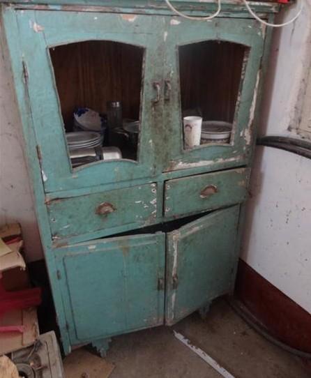 这是家里唯一值钱的家具。