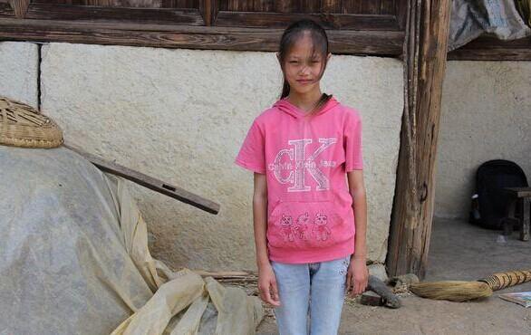 程娇娇13岁,在读七年级,她很珍惜来之不易的学习机会,所以学习很努力