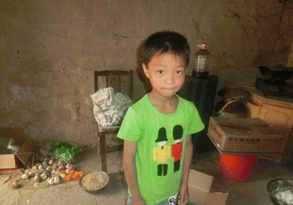 张俊渴望得到爱心人士的帮助,完成学业,改变家庭的贫困面貌