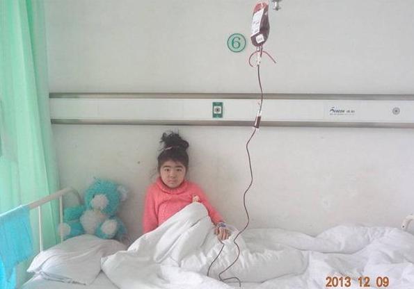 贾丹在输血中,每个月要输3次。