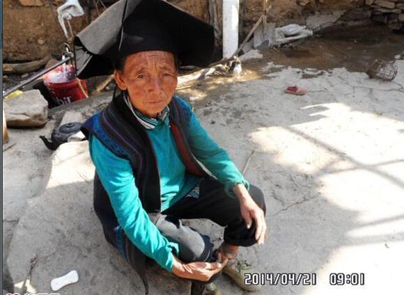 罗洪妞牛老人今年65岁,居住在四川凉山的高寒山区