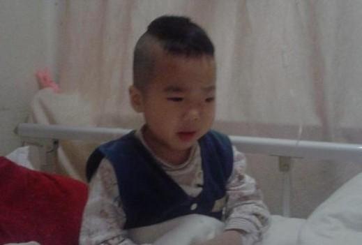 小榕泽病情刚诊断出来的时候,那个时候的他头发还没有掉光