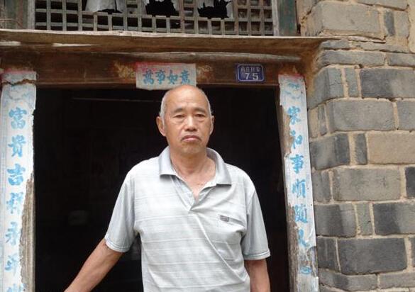 王玉生现年67岁,家住河南南阳市唐河县马振抚乡前庄村