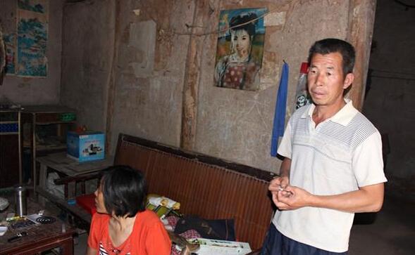 李宗富儿子还在上初中,一家人全靠李宗富一人种田维持着