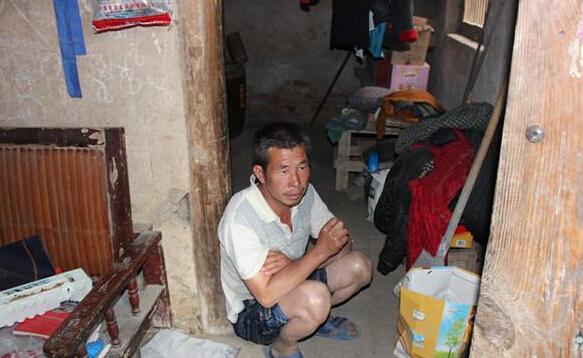 家长的负担和压力让李宗富喘不过来气,他渴望得到爱心网友的帮助