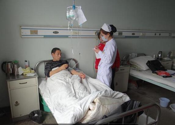 家庭顶梁柱的张广路不幸患上肺部肿瘤,现在中国人民解放军第一七五医院住院治疗