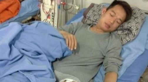 汪瑞科在医院做透析