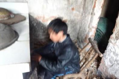 受助人在烧饭做饭。