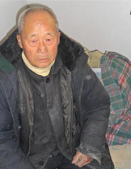 王玉民老人今年67岁,心脏病,腿骨质增生的病痛已经折磨王玉民老人十几年