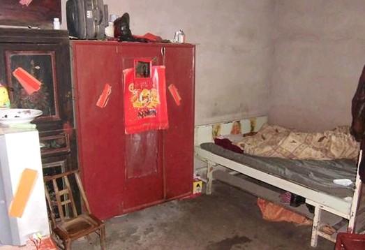 小芯怡家居住的家庭环境