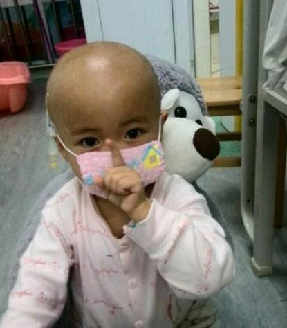 小柯珈在医院也希望能其他的正常小朋友一样能够开心的玩耍