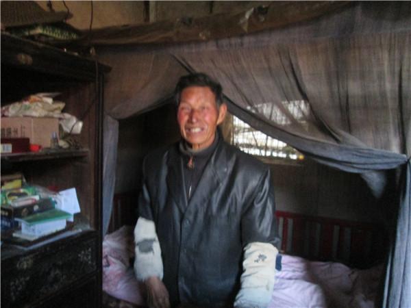 陈金玉老人年迈体弱多病,靠药物维持着身体