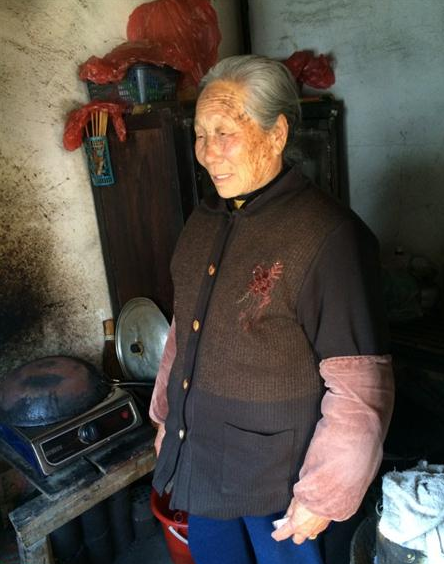 江宝莲家中没有什么经济来源维持生活。