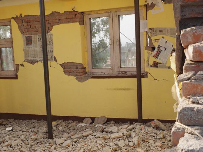 感恩之家在地震中损毁严重,已无法继续使用。