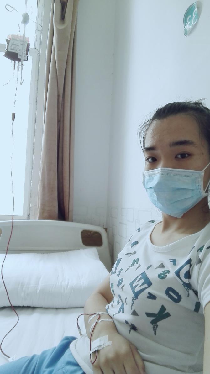 葛昱彤在病床上的照片