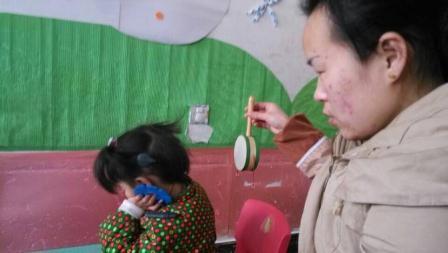 听障儿童是无声的天使,渴望听到这个世界多彩多姿的声音,我们希望能够汇聚爱心,救助听障儿童,传播爱耳知识,为听障儿童的康复、社会融合搭建坚实的桥梁。