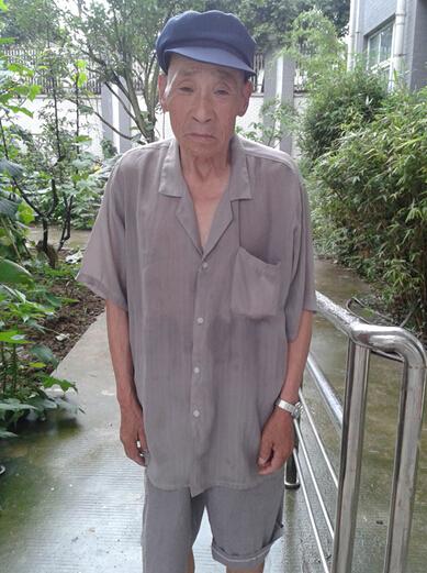 噩梦似乎又带他们回到了2008年5月12日,山崩地裂,昔日宁静的汶川被瞬间撕裂。睡梦中,他们的家园还在摇晃,他们的亲人还被压在废墟下呻吟,“爸爸救我”“妈妈救我”“我好冷,我怕”,像是魔咒一样侵入到每一个人的心中。