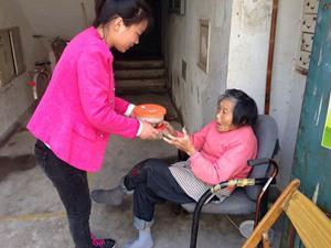 ◎1、社区调研、午餐培训、助餐点运作、社工服务开展、社会组织培训等 2、对助餐点进行督导和定期项目检测,保证项目执行成效 3、开展社区调研,让社区中最有需要的老人享受公益午餐 4、引进社区低龄老人志愿者“时间银行”理念,倡导老年人互助